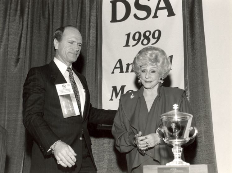 Mary Kay Ash nhận được rất nhiều những giải thưởng danh giá