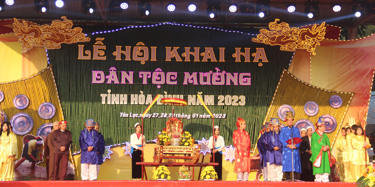 Lễ hội khai hạ được tổ chức vào mùa xuân