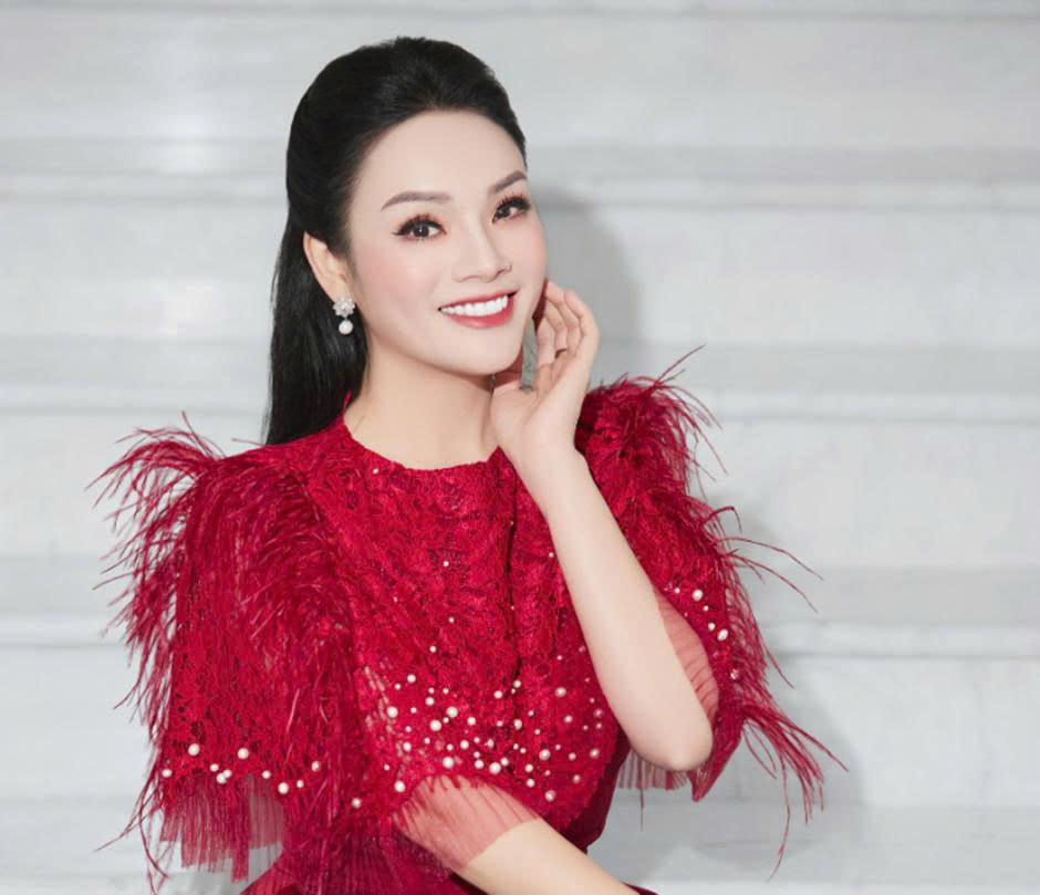 Tiểu sử ca sĩ Tân Nhàn sống mãi với ca khúc “Tình ta biển bạc đồng xanh”