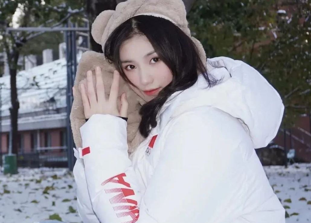 Tiểu sử Hạ Tư Ngưng từng học khiêu vũ từ nhỏ theo định hướng gia đình