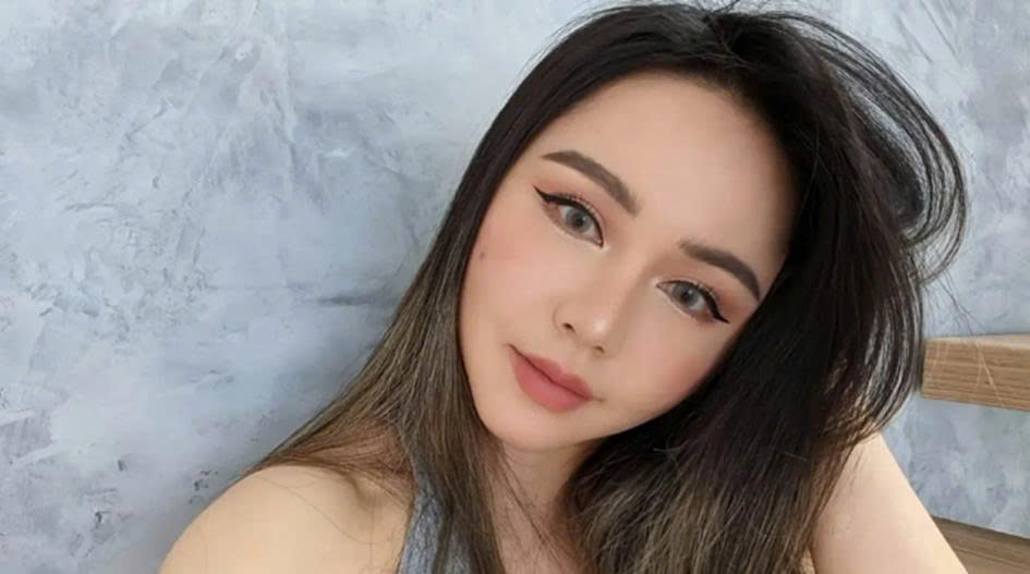 Tiểu sử Chloe Ting với vẻ đẹp trẻ trung, cá tính, năng động