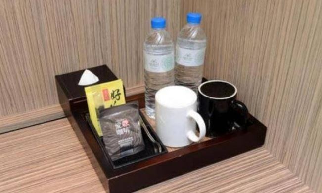 Thông thường, tất cả những khách sạn đều sẽ đặt một số túi trà nhỏ trong phòng giúp quý khách thuê phòng có thể dễ dàng pha trà uống