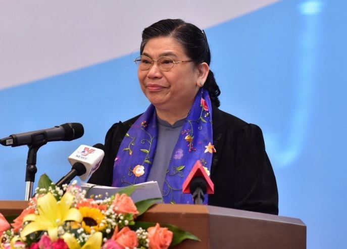Tòng Thị Phóng được coi là nữ chính khách dân tộc thiểu số đầu tiên giữ chức vụ Ủy viên Bộ chính trị Ban Chấp hành TW ĐCS