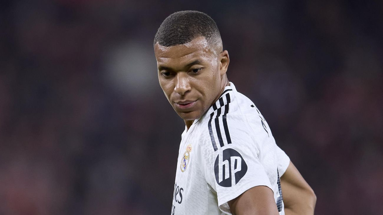 Tiểu sử Kylian Mbappé gắn liền với thành công cùng đội tuyển Pháp tại World Cup 2018 Tiểu sử Kylian Mbappé gắn liền với thành công cùng đội tuyển Pháp tại World Cup 2018