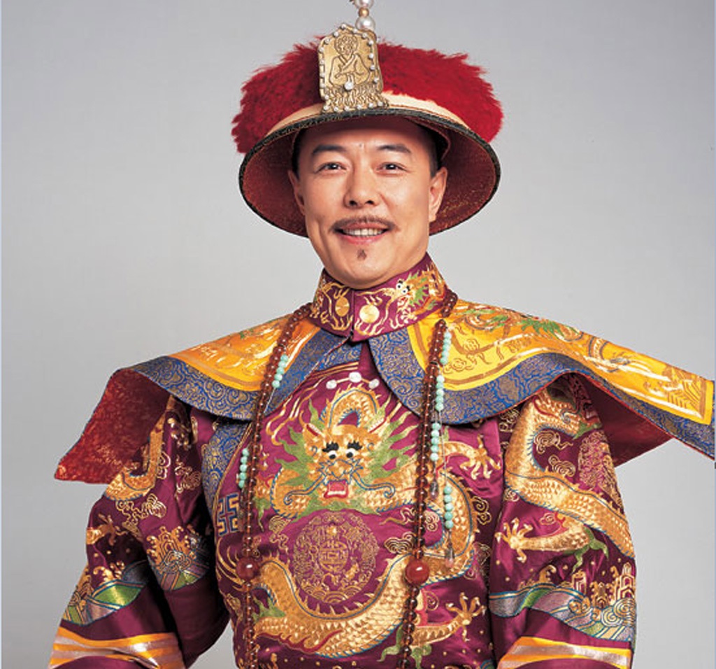 Tiểu sử Trương Thiết Lâm từng đóng vai Càn Long huyền thoại của "Hoàn Châu Cách Cách"