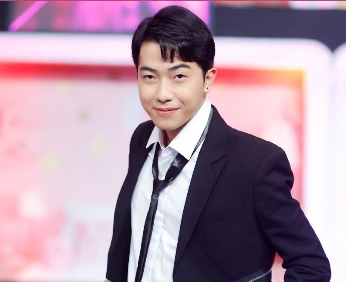 Tiểu sử Cris Phan có tên thật Phan Đức Trí sinh 1/6/1993 tại Kiên Giang
