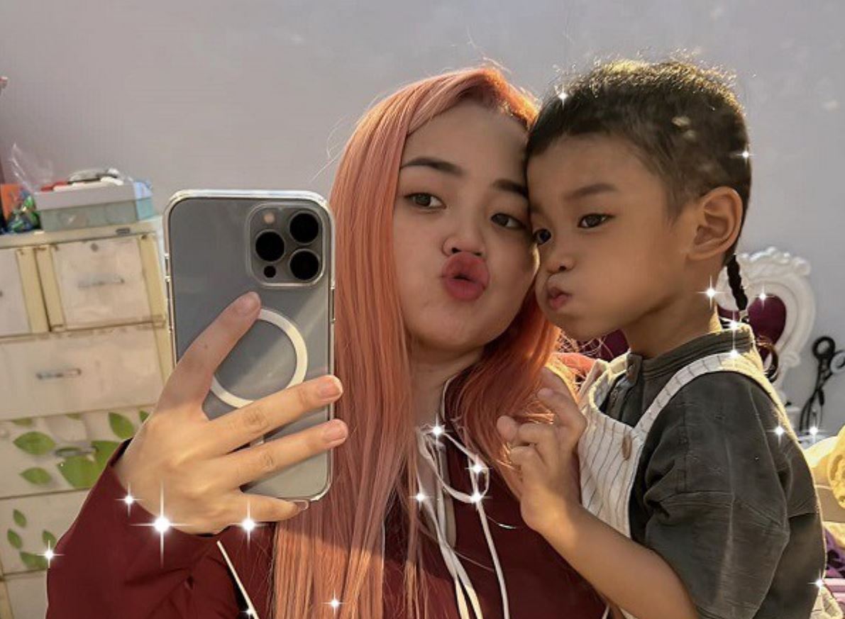 Tiểu sử Mẫn Mẫn Vlogs từng có quãng thời gian rất khó khăn khi làm mẹ đơn thân
