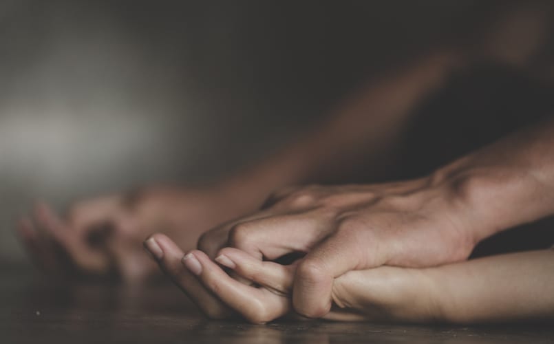 Loạn luân là gì? Các dạng quan hệ loạn luân và trách nhiệm pháp lý