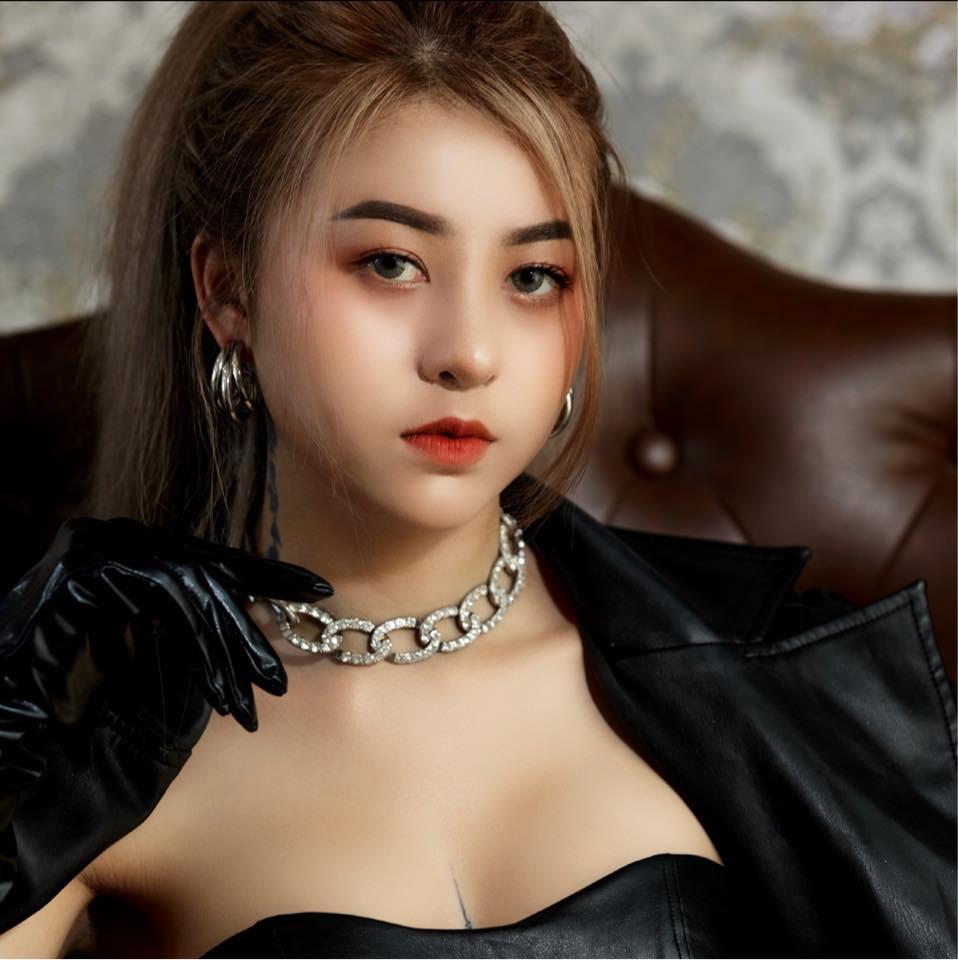 Tiểu sử Hana Cẩm Tiên từng có mối tình đồng giới với Khánh Ân