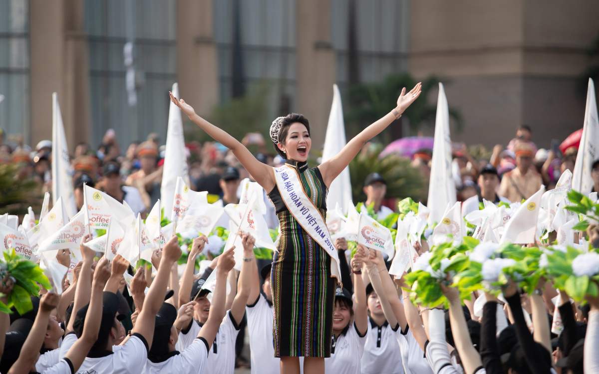 H’Hen Niê là đại sứ truyền thông cho lễ hội cà phê