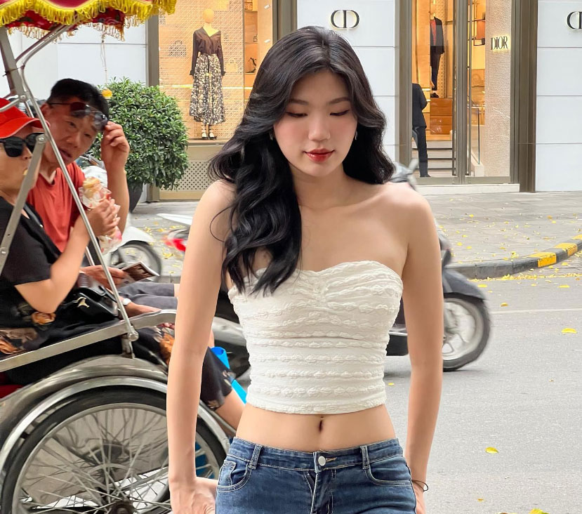 Tiểu sử Đinh Kiều Trang sinh ngày 2 tháng 11 năm 2000 tại thủ đô Hà Nội