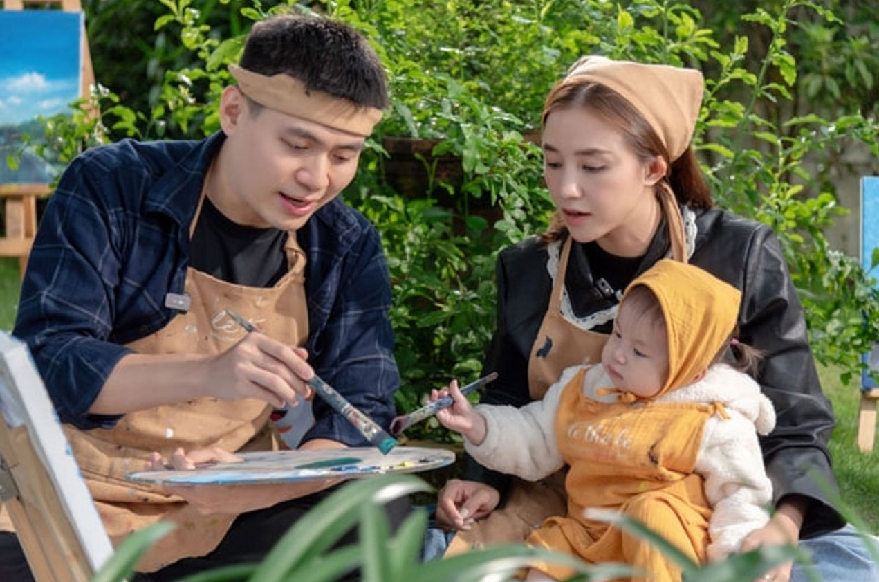 Tiểu sử Long Hạt Nhài từng du học tại Saint Francis University (Pennsylvania, Mỹ)