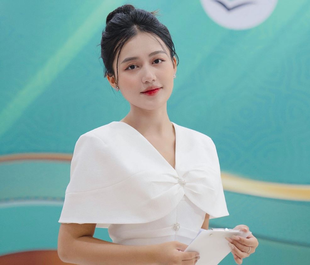 Tiểu sử MC Hoàng Hồng Hạnh từng theo học ngành Luật tại Đại học Luật Hà Nội
