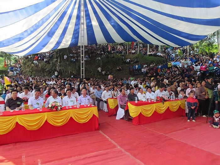 Lễ hội Phài Lừa thu hút đông đảo người dân tham gia