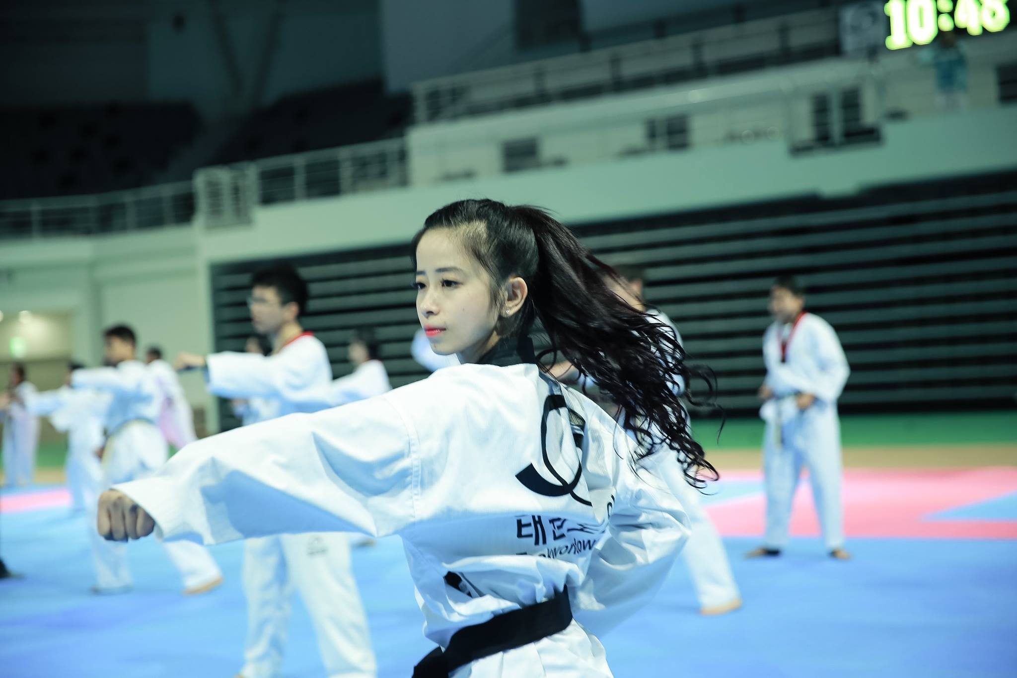 Tiểu sử Châu Tuyết Vân sinh ngày 11/10/1990 tại Quận 4, TP Hồ Chí Minh, Việt Nam