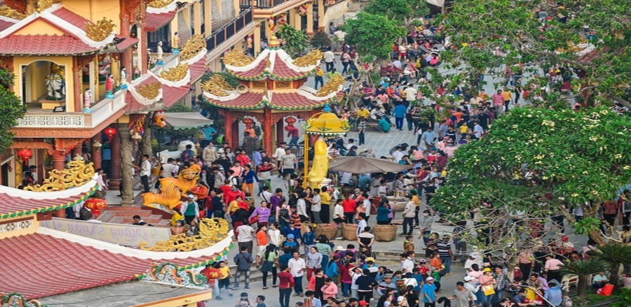 Lễ giỗ Quan lớn Trà Vong thu hút đông đảo người dân tham dự