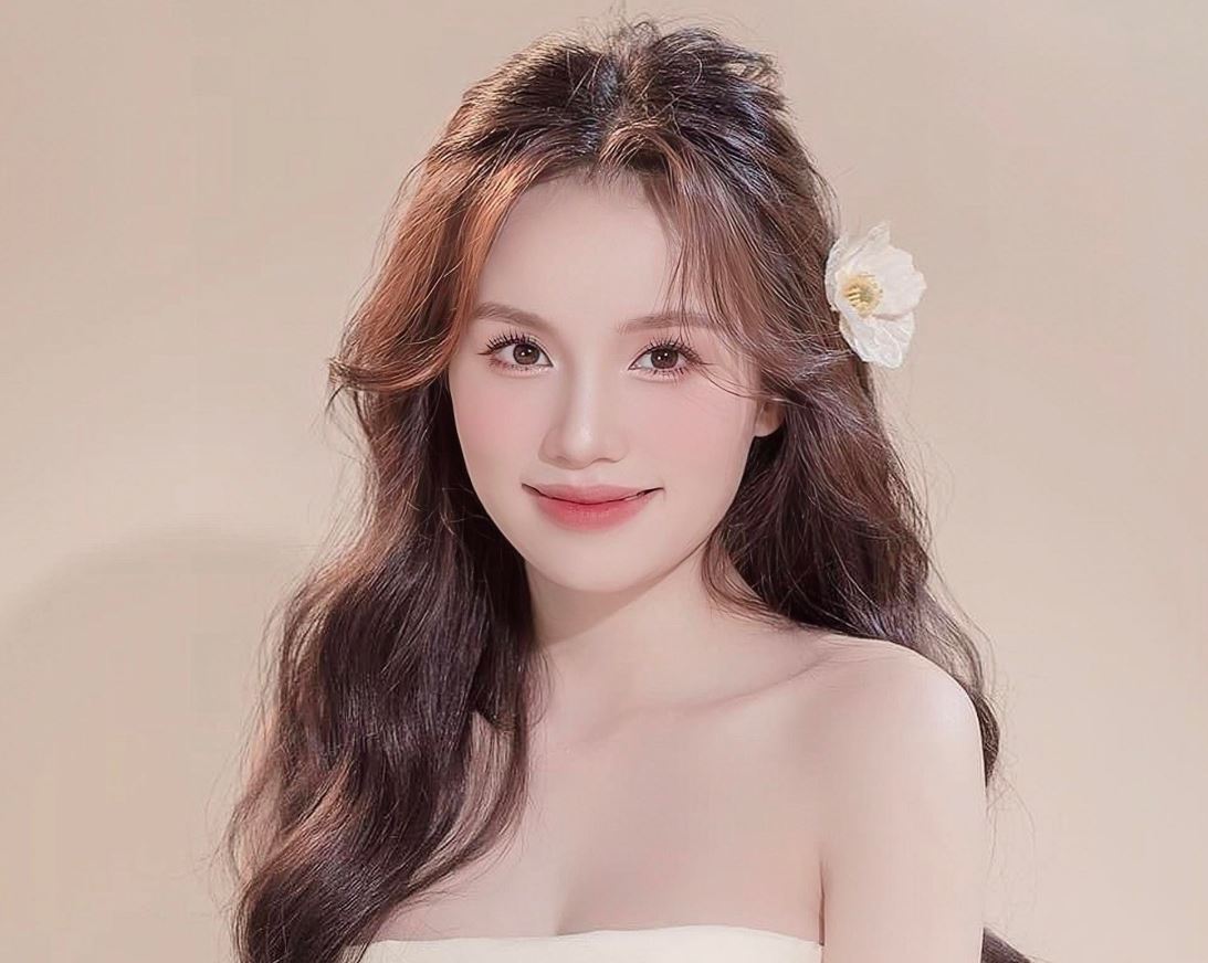 Tiểu sử Nhung Thị từng theo học tại trường Cao đẳng Kinh tế - Kỹ thuật Vĩnh Phúc