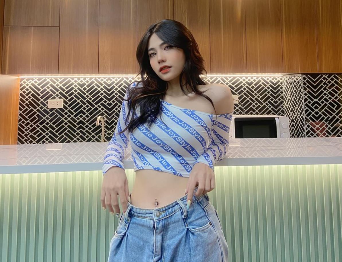 Tiểu sử Châm Sứa có tên thật Nguyễn Châm Anh sinh năm 1996 tại Hà Nội