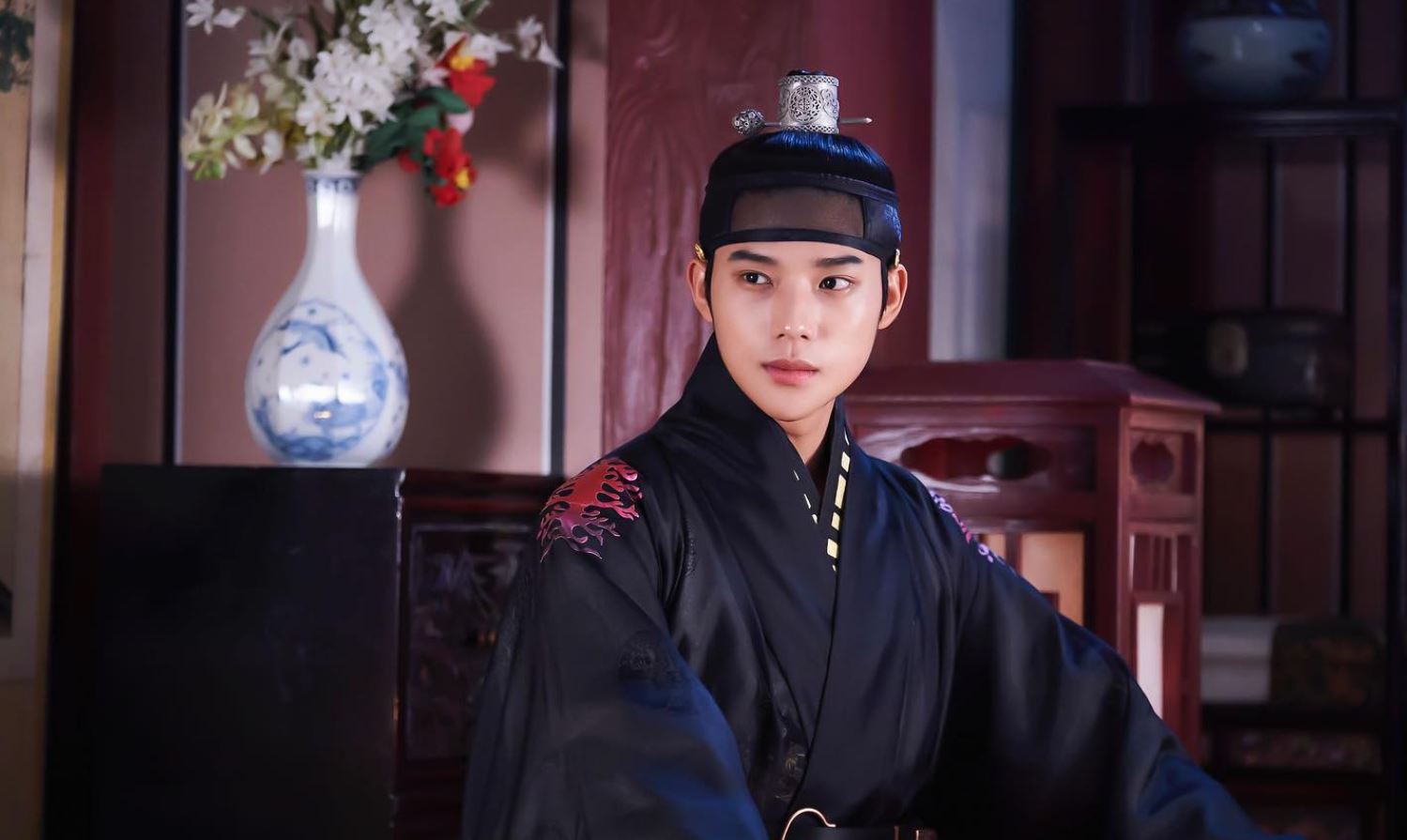 Tiểu sử Moon Sang Min theo học Khoa Nghệ thuật diễn xuất của trường ĐH Sungkyunkwan