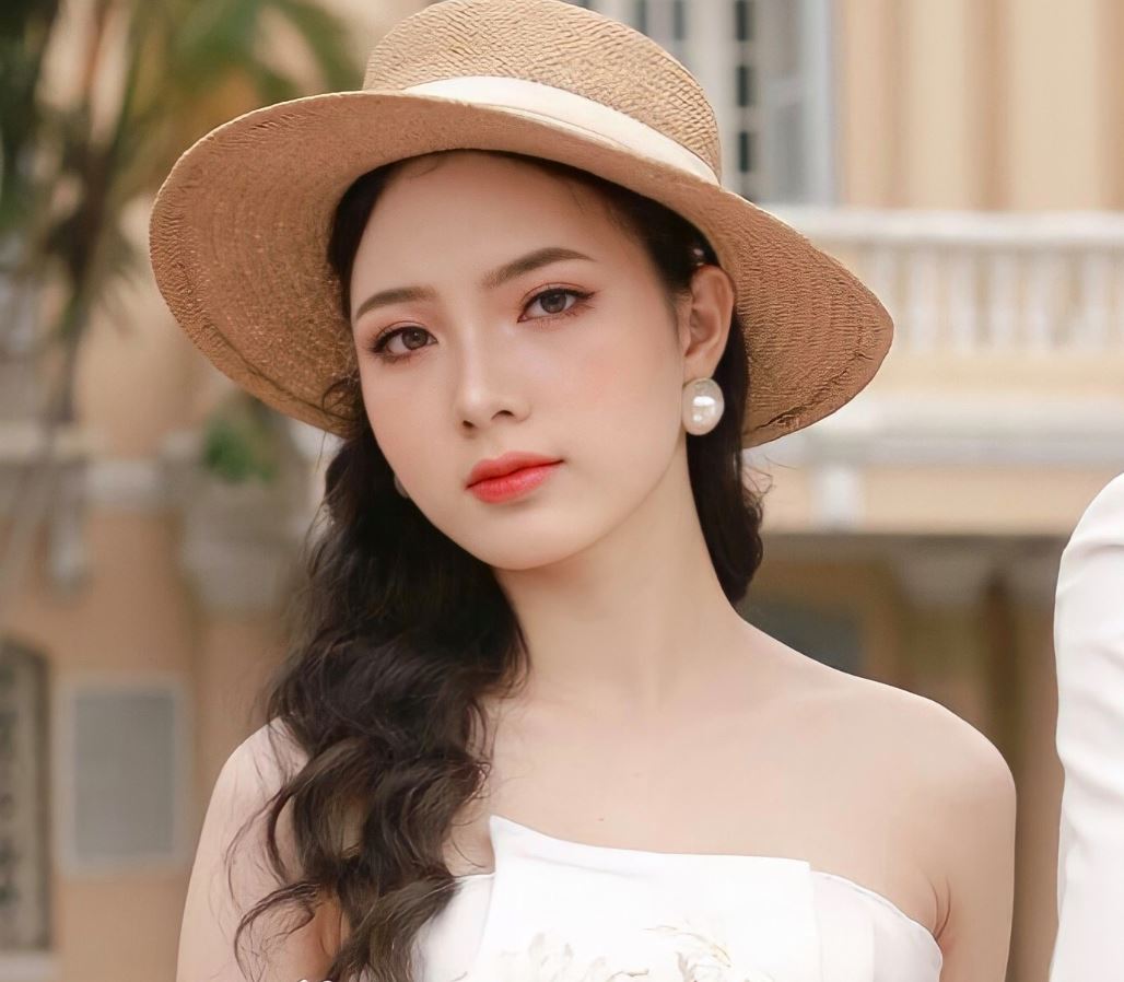 Tiểu sử Châu Minh Thùy từng theo học chuyên ngành Marketing tại Đại học Duy Tân