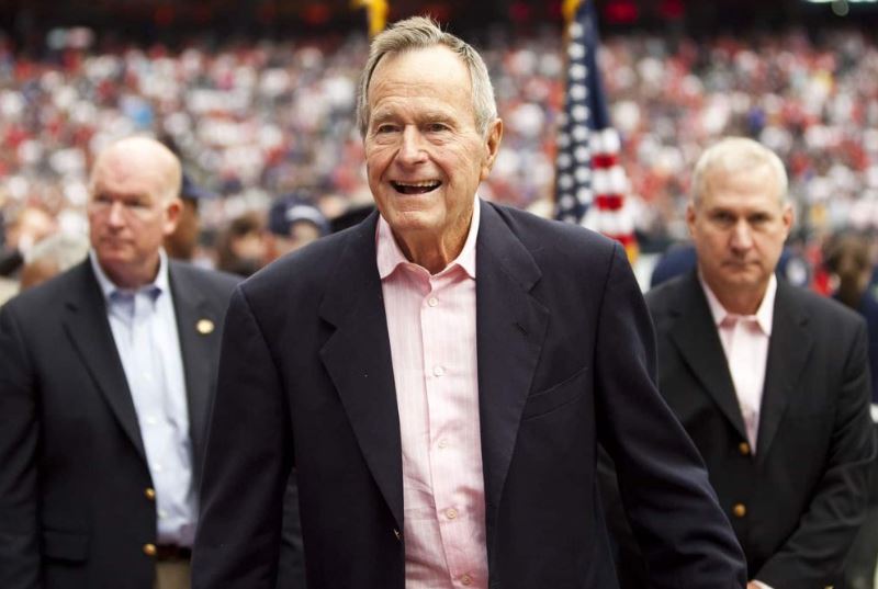 Tổng thống Mỹ Bush cha là một chính trị gia, doanh nhân thành đạt trên toàn thế giới