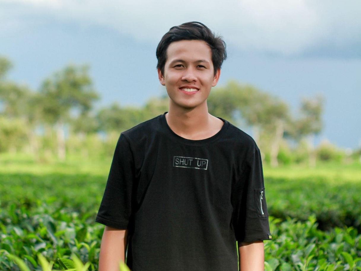Tiểu sử Hiếu Bò Kho có tên thật Trần Trung Hiếu sinh ngày 11/8/1995 tại Ninh Thuận