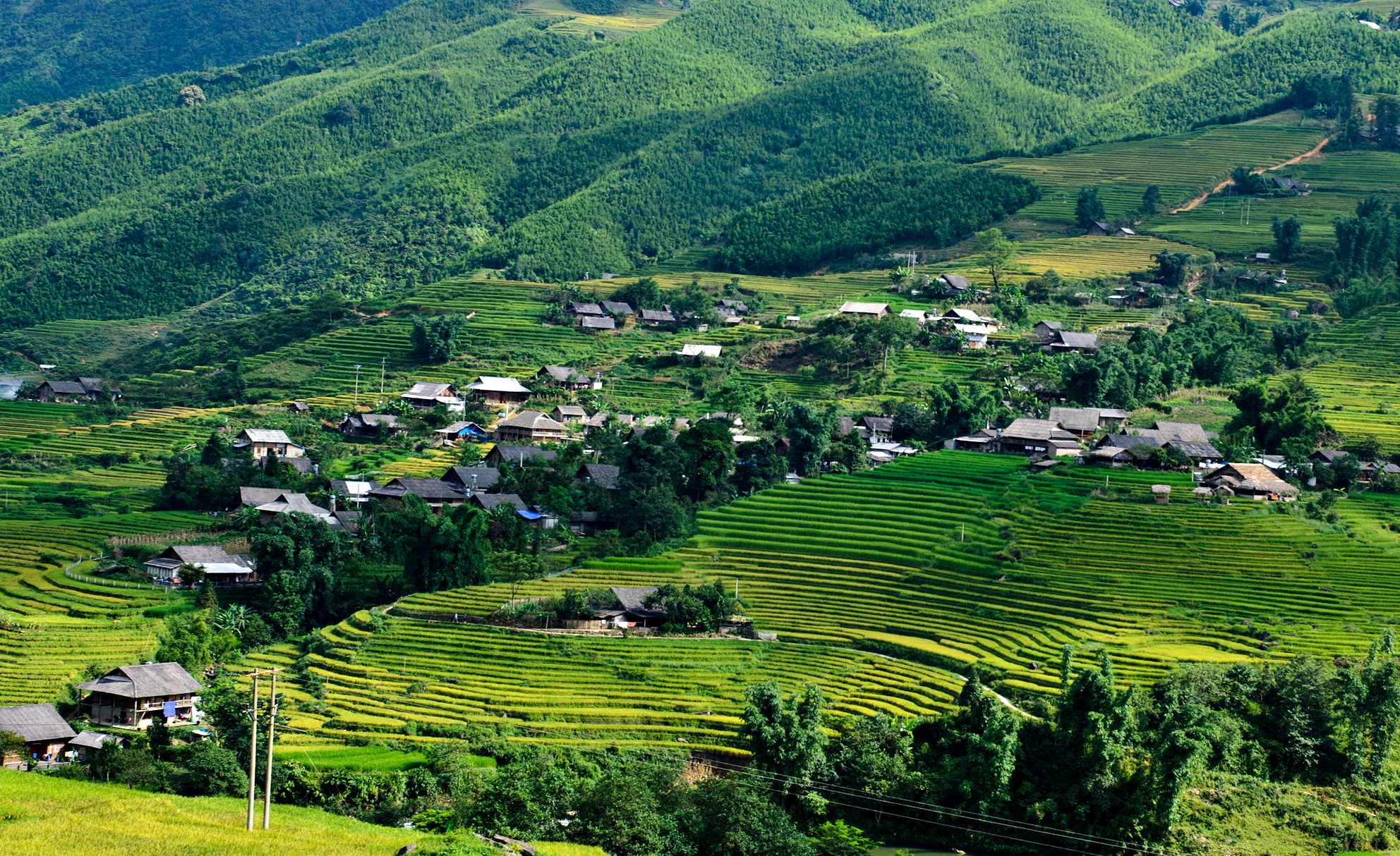 Bản Tả Van những ngày diễn ra lễ hội Nào Cống