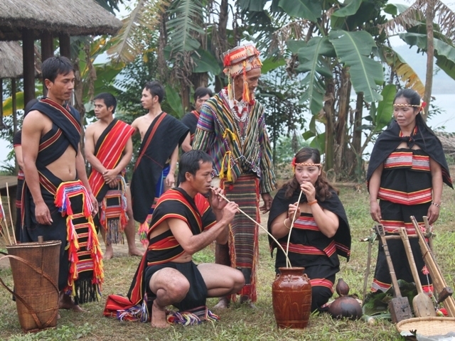 Tết Cha Kchah thu hút đông đảo bà con tham dự
