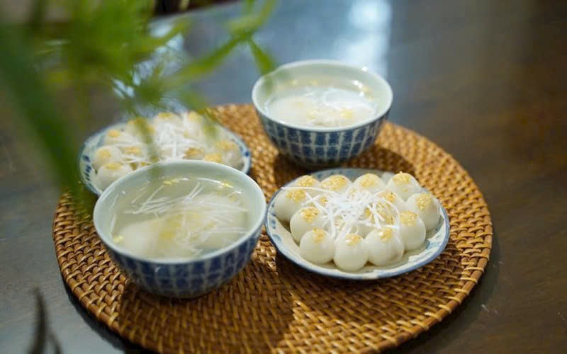 Bánh Trôi, bánh Chay dâng lên cúng tổ tiên tỏ lòng biết ơn