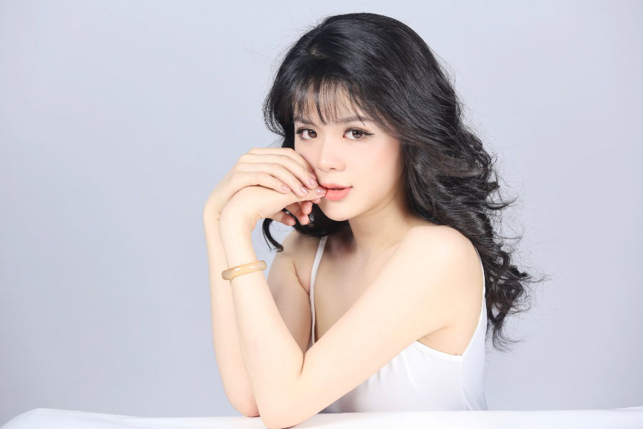 Tiểu sử Hà Đan từng dẫn dắt các chương trình như 
