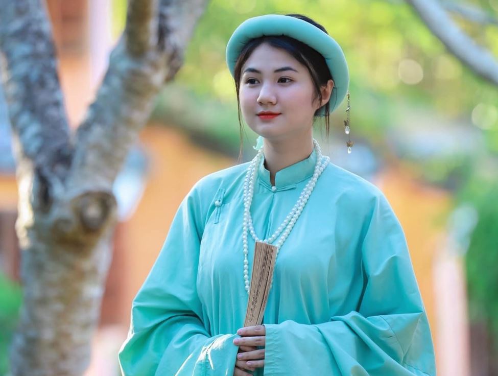 Tiểu sử Thảo Táo Tàu tên thật là Lê Phương Thảo sinh năm 2003 tại Quỳnh Lưu, Nghệ An