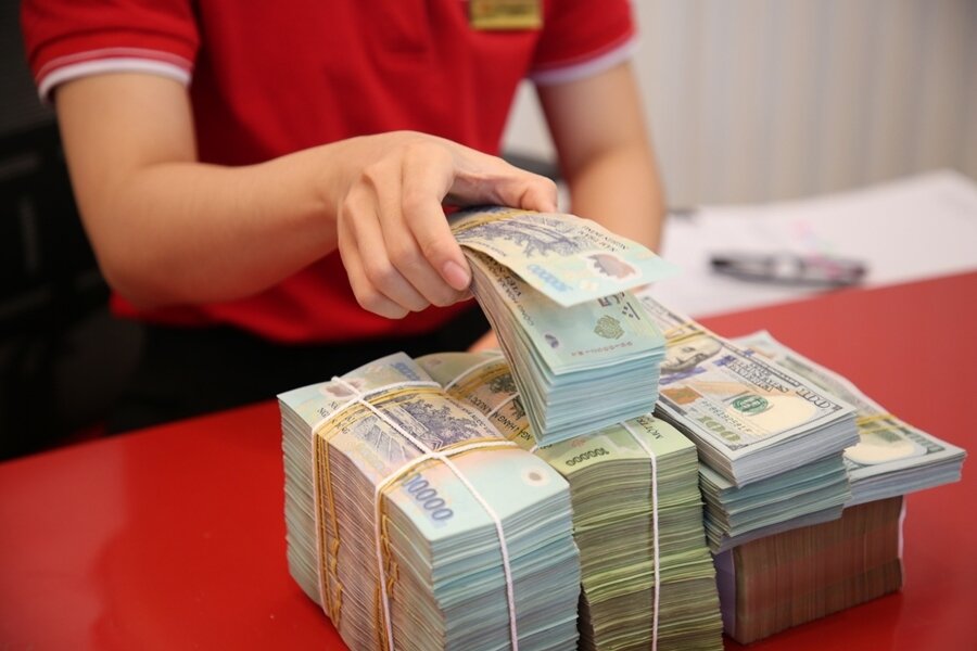 Lựa chọn ngân hàng có độ an toàn cao để gửi tiền tiết kiệm