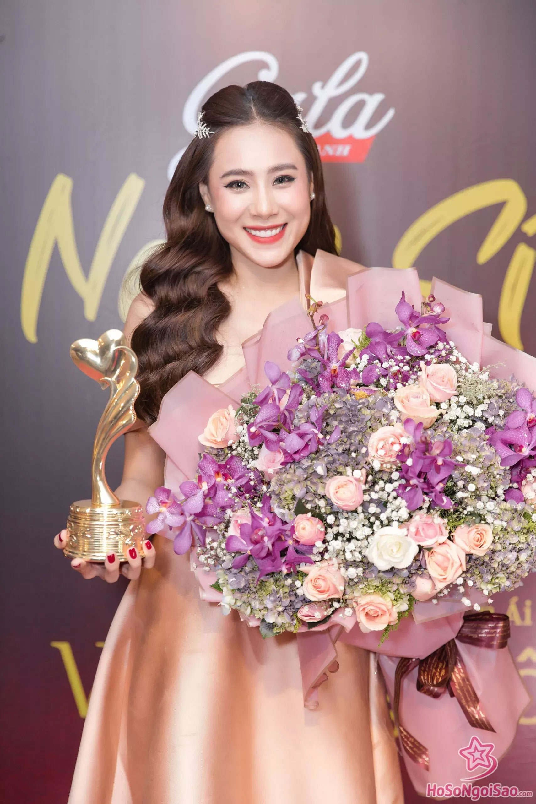 Hồ Bích Trâm thường xuyên tham gia hoạt động từ thiện