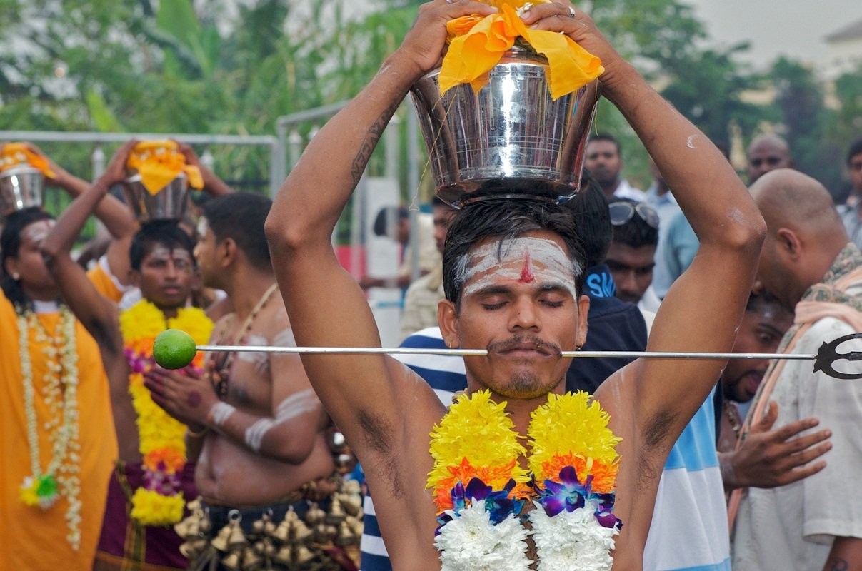Lễ hội hành xác ở Quan Đế Miếu được ví như Thaipusam của Việt Nam