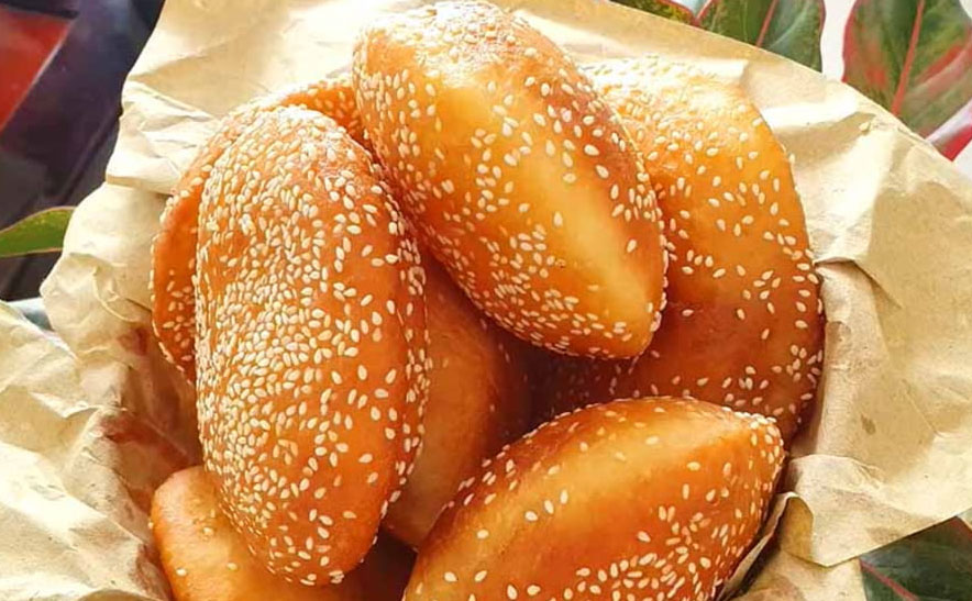 Bánh tiêu được nhiều người ưa chuộng