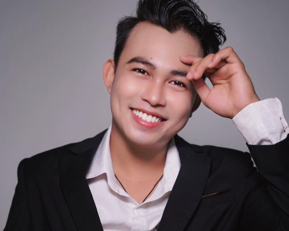 Tiểu sử Hồ Phi Nal chọn phong cách âm nhạc mang màu sắc và âm hưởng miền Tây