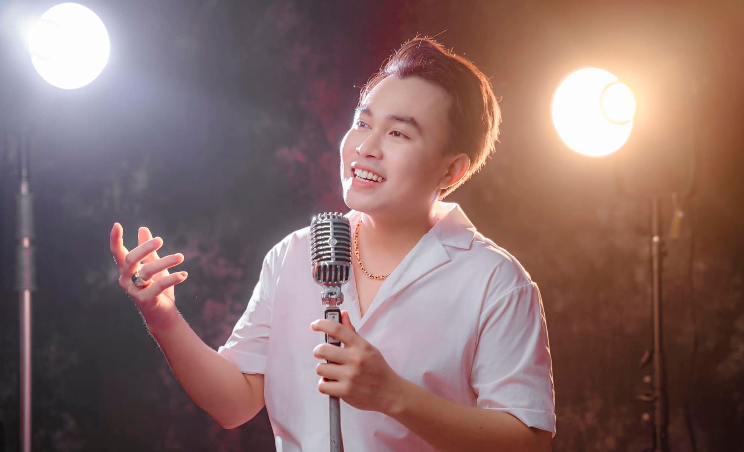 Tiểu sử Hồ Phi Nal sinh năm 1997 đến từ tỉnh Đồng Tháp, Việt Nam