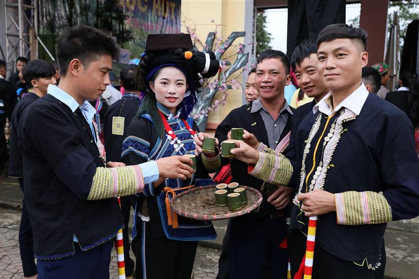 Lễ hội Ga Tho Tho được đồng bào Hà Nhì tổ chức mỗi năm vào tháng 12 dương lịch