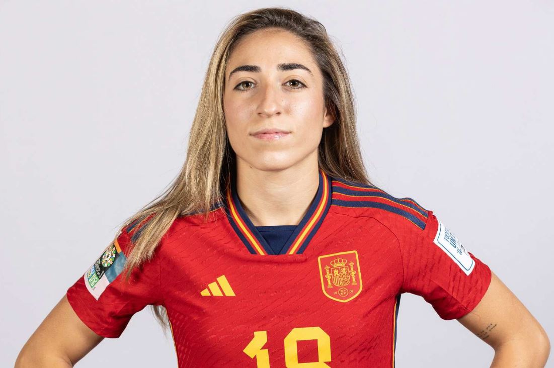 Tiểu sử Olga Carmona bắt đầu sự nghiệp tại đội trẻ của Sevilla FC từ năm 2007