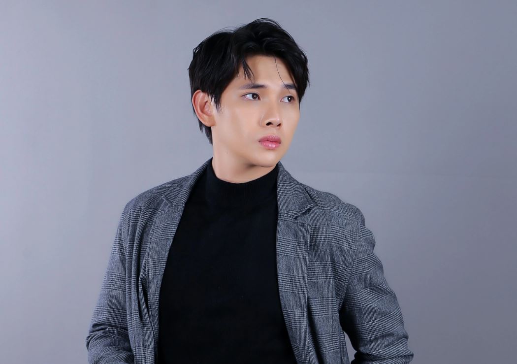 Tiểu sử Quỳnh Lý có tên thật của anh là Lý Hạo Mạnh Quỳnh sinh năm 1995