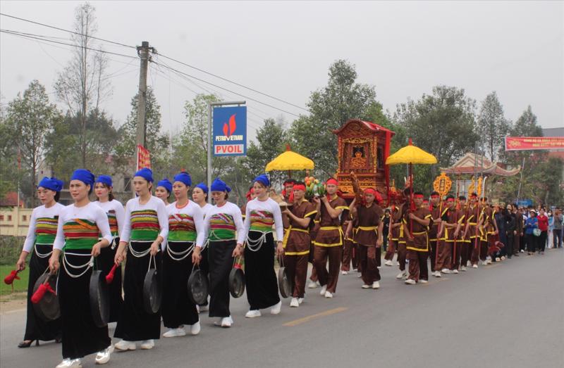 Đoàn rước kiệu trong lễ hội Mường Khô Thanh Hóa