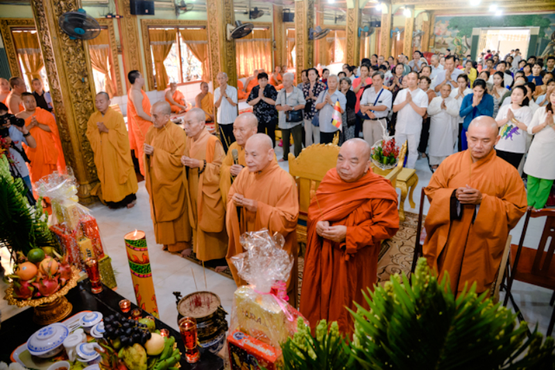 Lễ hội Đôn Ta thu hút đông đảo cư dân địa phương tới tham dự