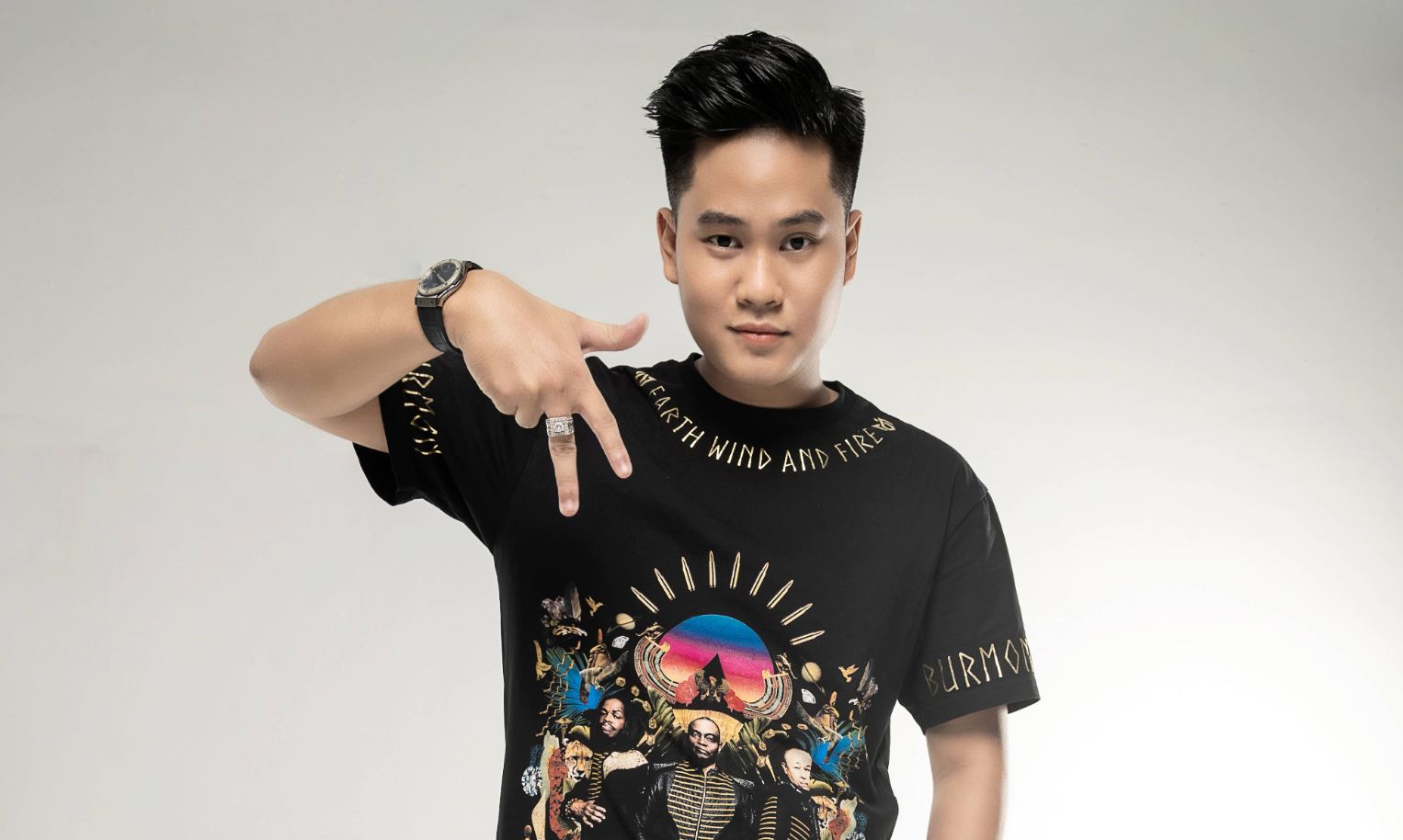 Tiểu sử Duy Còm có tên thật Vũ Đức Duy sinh ngày 23/08/1995 đến từ Hà Nội