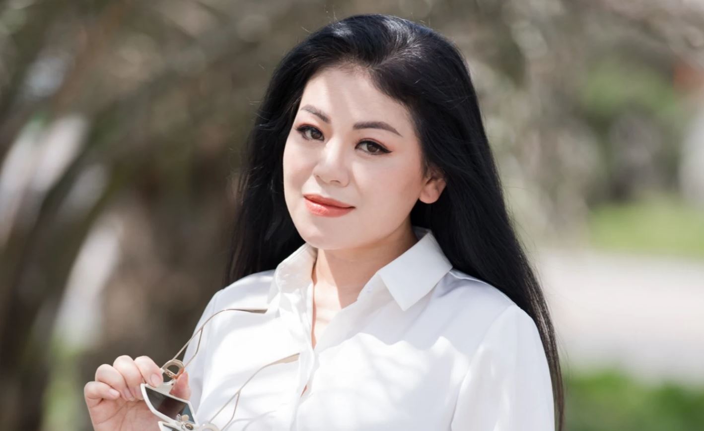 Tiểu sử Anh Thơ tên thật là Lê Thị Thơ sinh năm 1976 tại tỉnh Thanh Hóa