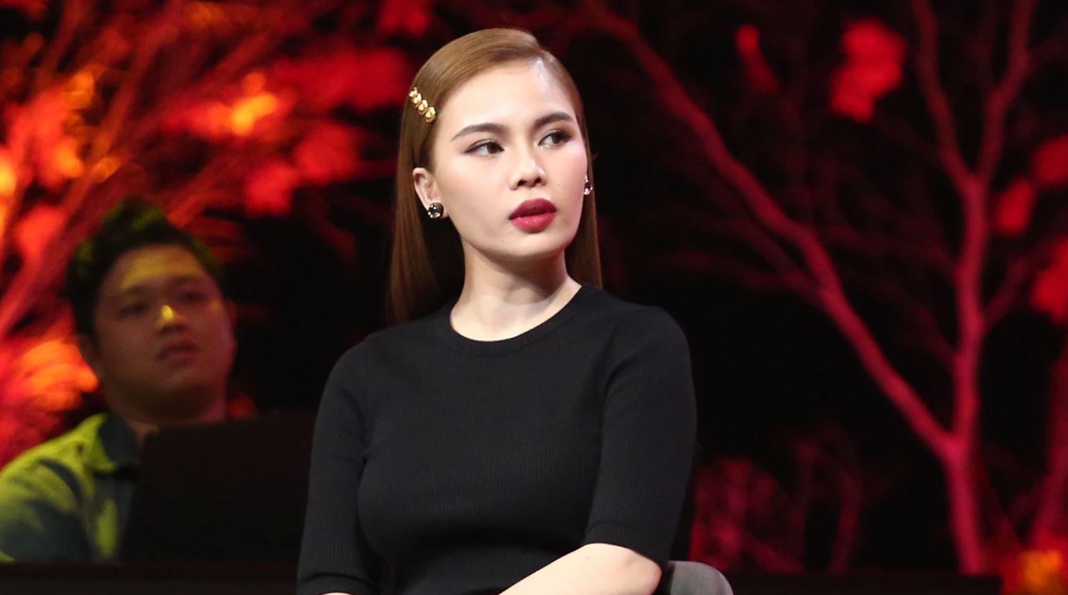 Tiểu sử Giang Hồng Ngọc từng có quá khứ khó khăn, gia đình phá sản, phải bỏ học từ sớm