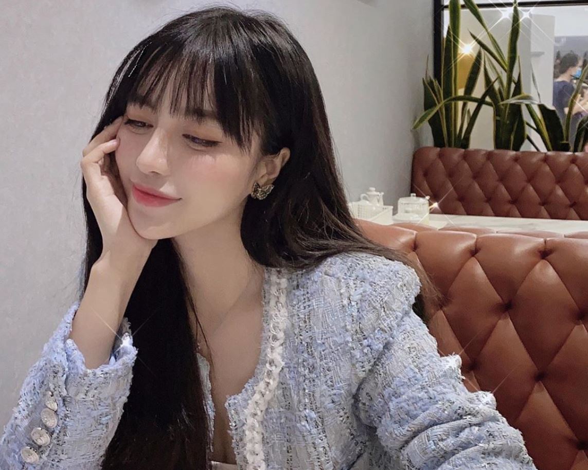Tiểu sử Trang Anna có tên thật Đặng Thị Thúy Trang sinh năm 1993 đến từ Hưng Yên