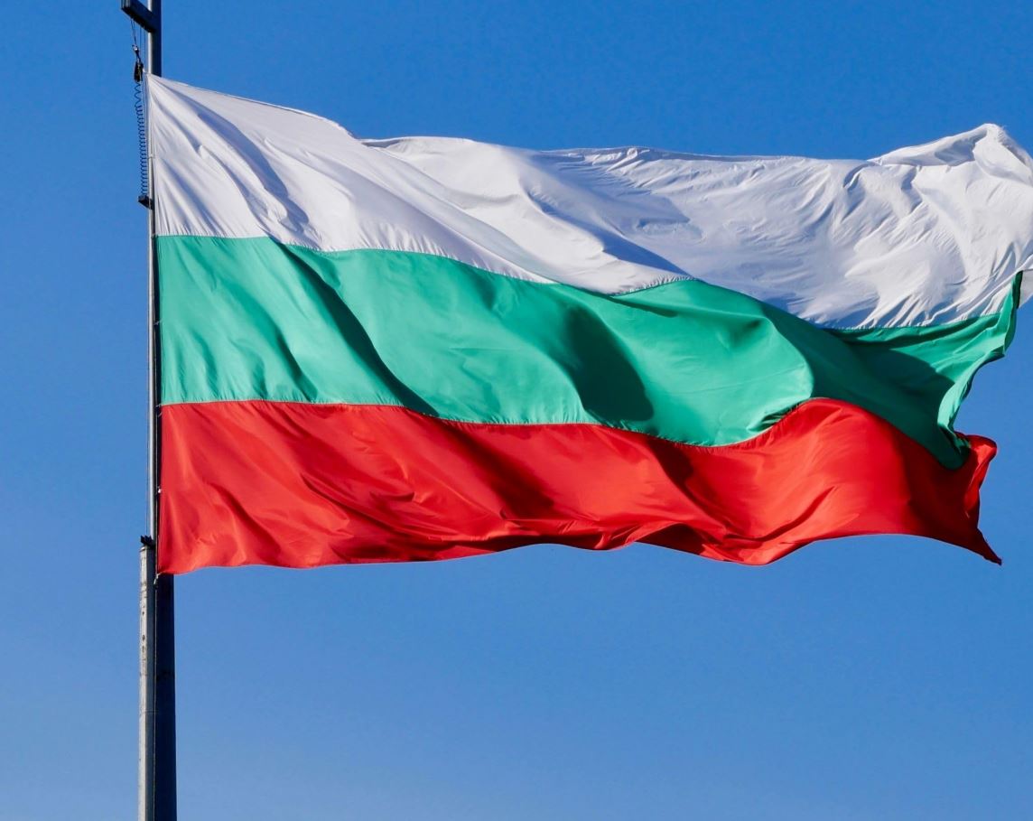 Màu sắc trong ý nghĩa cờ Bulgaria tượng trưng cho thiên nhiên, sự hy sinh và độc lập
