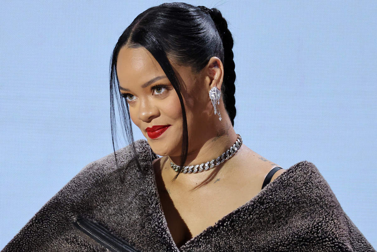 Tiểu sử Rihanna bắt đầu đến Mỹ từ năm 16 tuổi