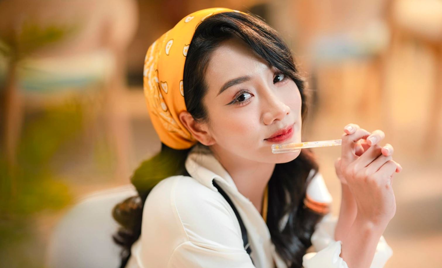 Tiểu sử Nga My tốt nghiệp tại Trường Đại học Văn hóa Nghệ thuật Quân đội với bằng xuất sắc