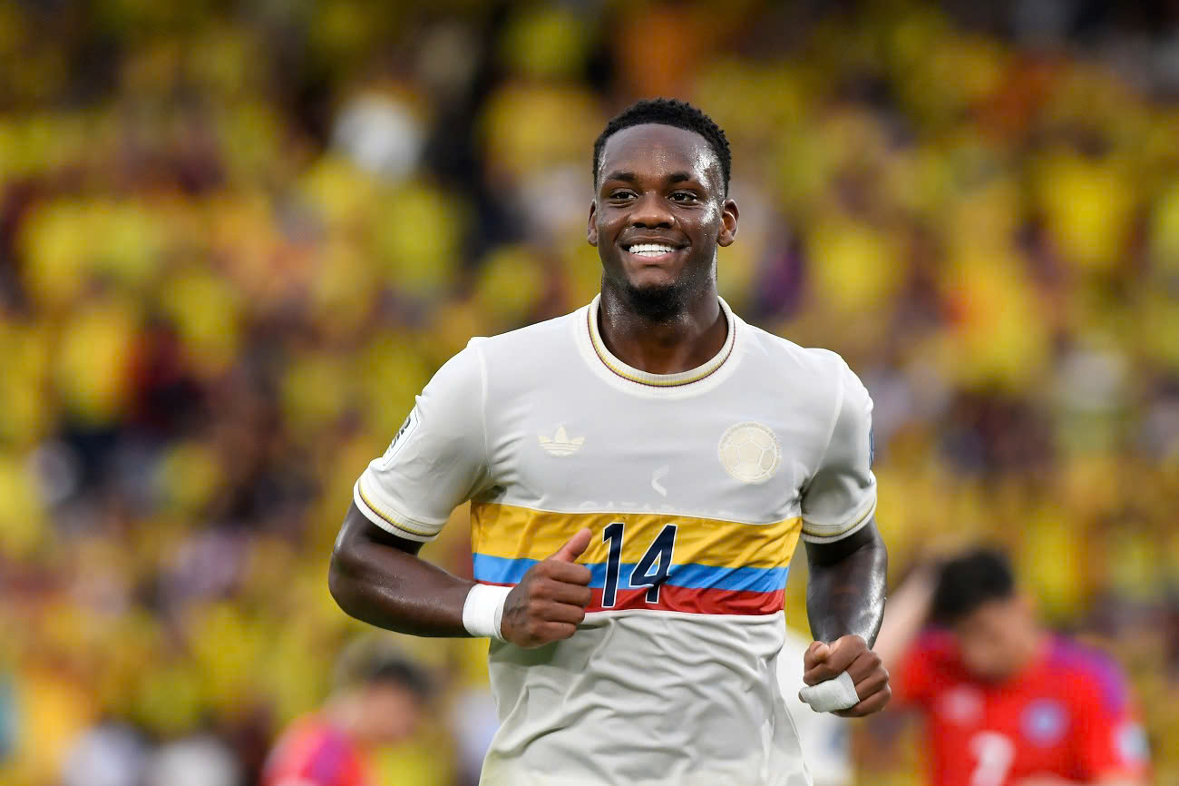 Tiểu sử Jhon Durán gia nhập Chicago Fire(MLS) vào năm 2021 và ghi 8 bàn sau 27 trận